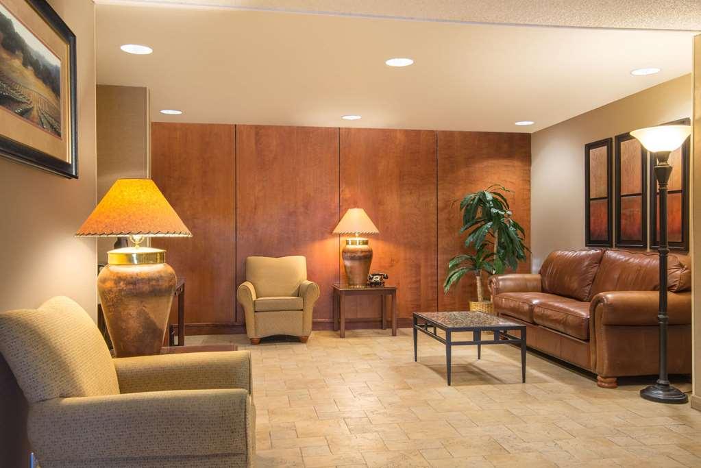 Travelodge By Wyndham Pueblo Interior foto